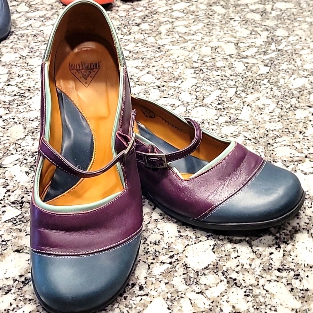 Women's 9.5 Fluevog maryjanes